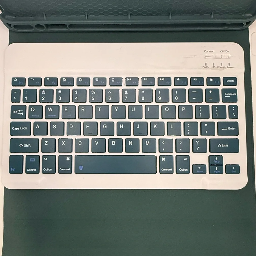 NWT Divufus Keyboard Case 10.2